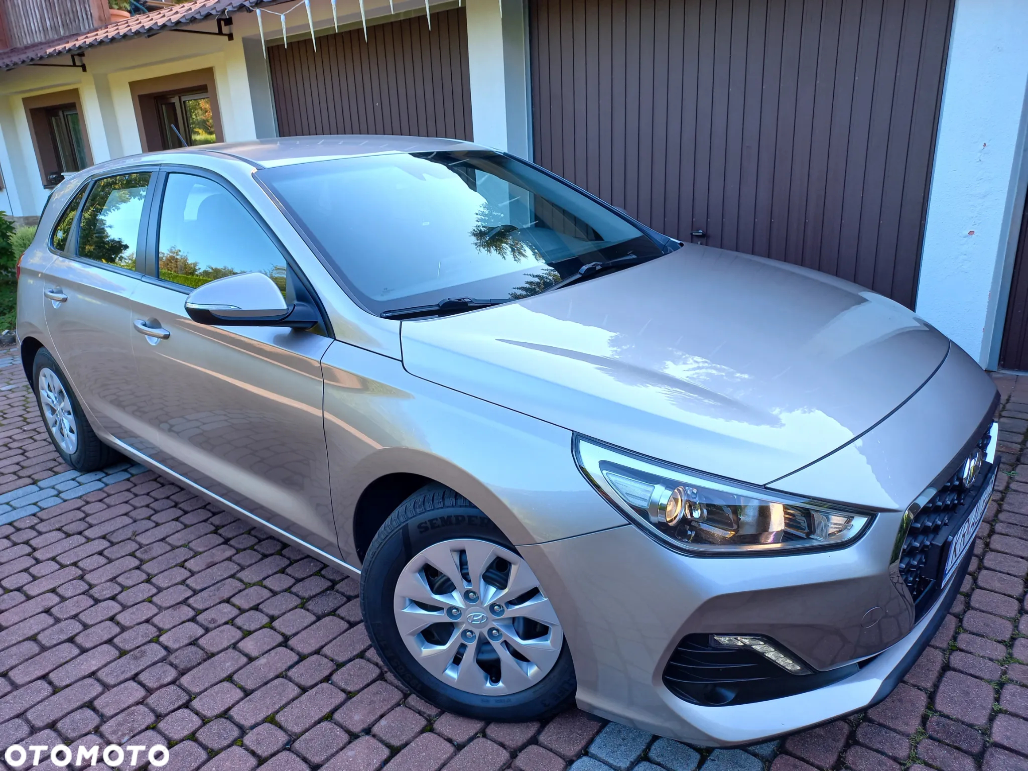 Hyundai i30 1.4 Classic + - 17