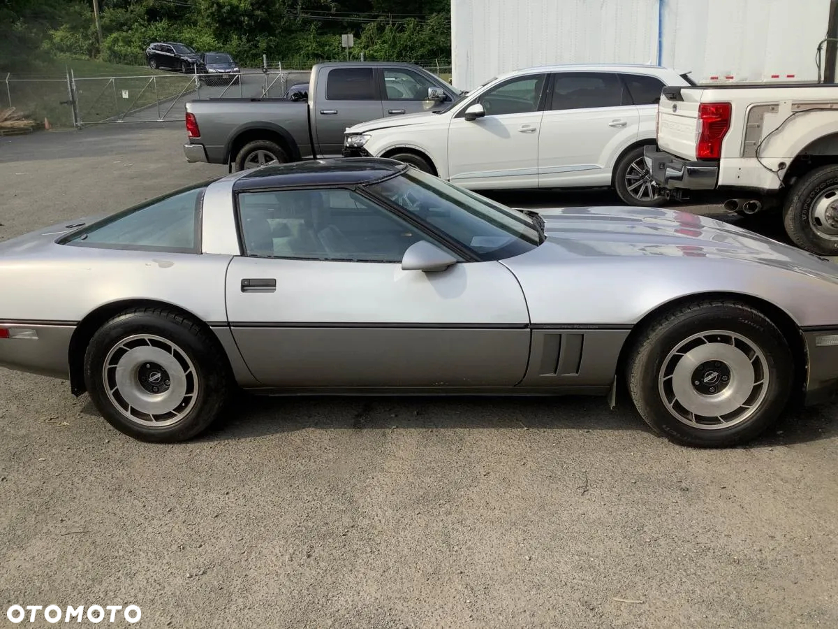 Chevrolet Corvette - 27