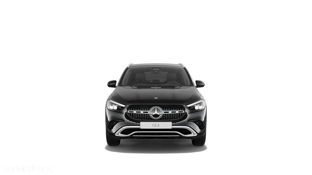 Mercedes-Benz GLA - 10