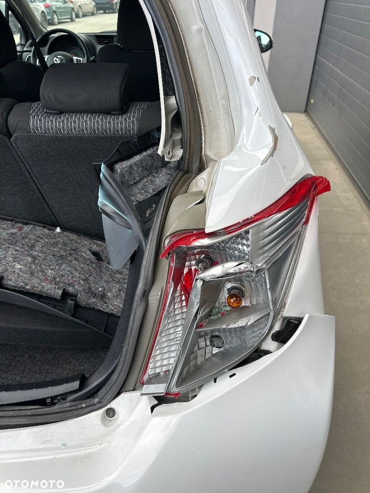 Toyota Yaris 1.33 Prestige - 21