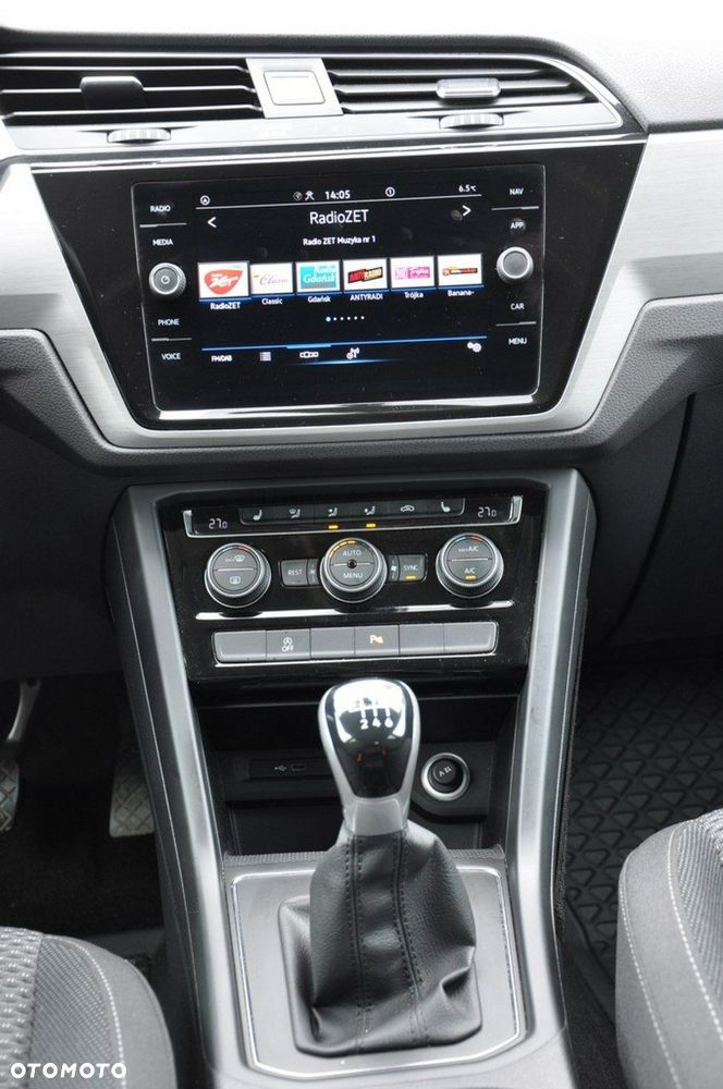 Volkswagen Touran - 22