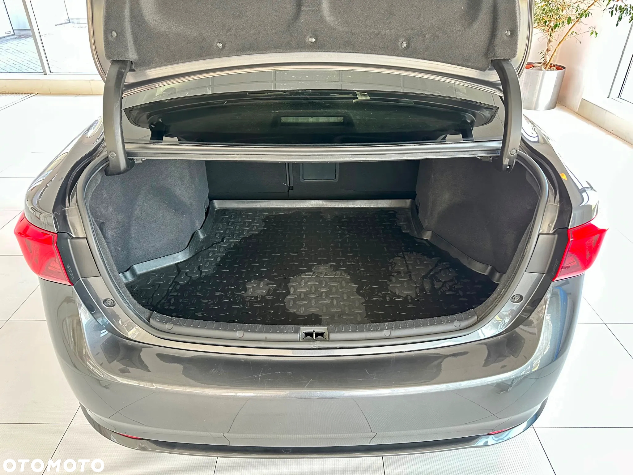 Toyota Avensis 2.0 D-4D Premium - 17