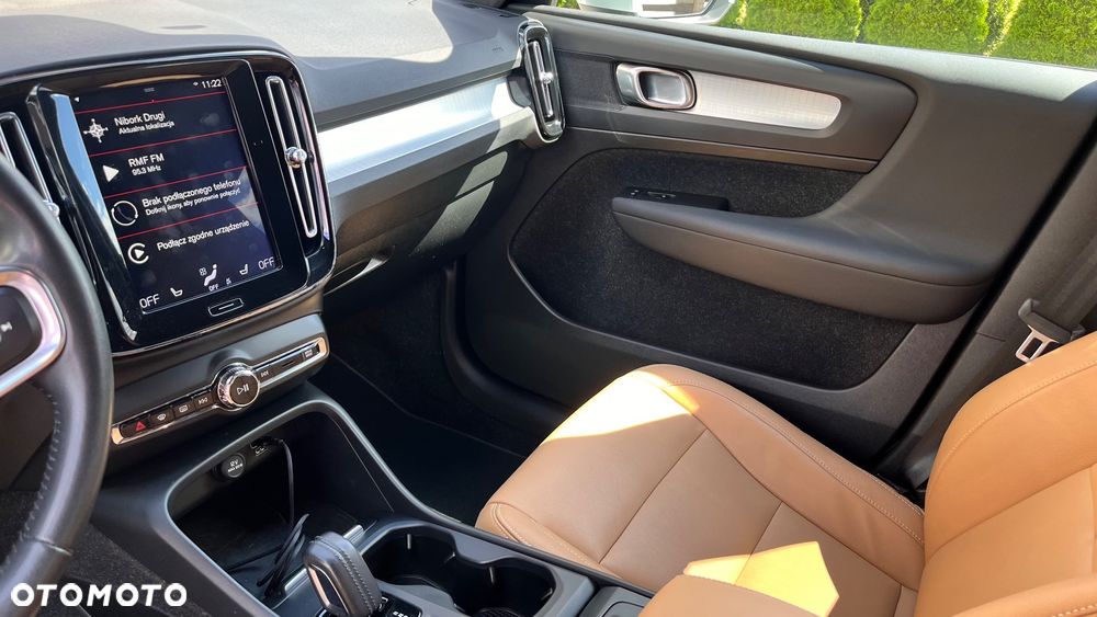 Volvo XC 40 D4 AWD Geartronic Momentum Pro - 17