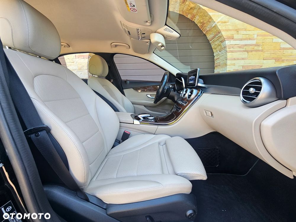 Mercedes-Benz Klasa C 200 4-Matic 9G-TRONIC - 6