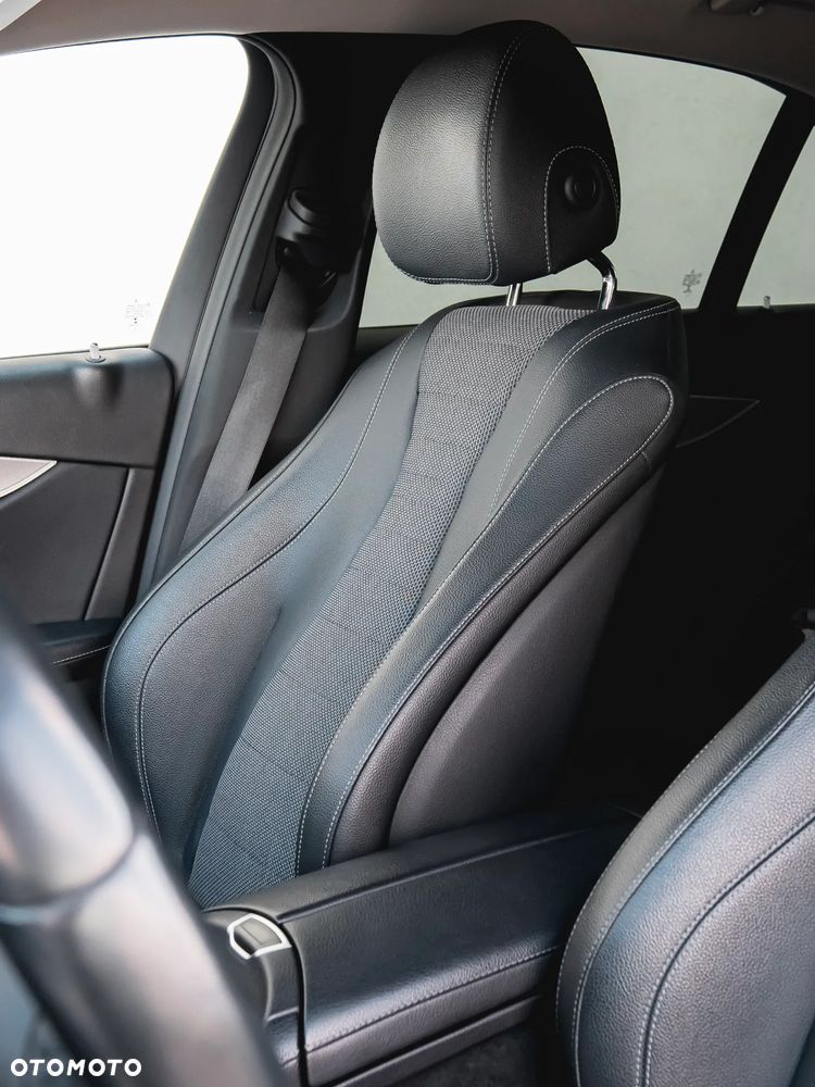 Mercedes-Benz Klasa E - 32