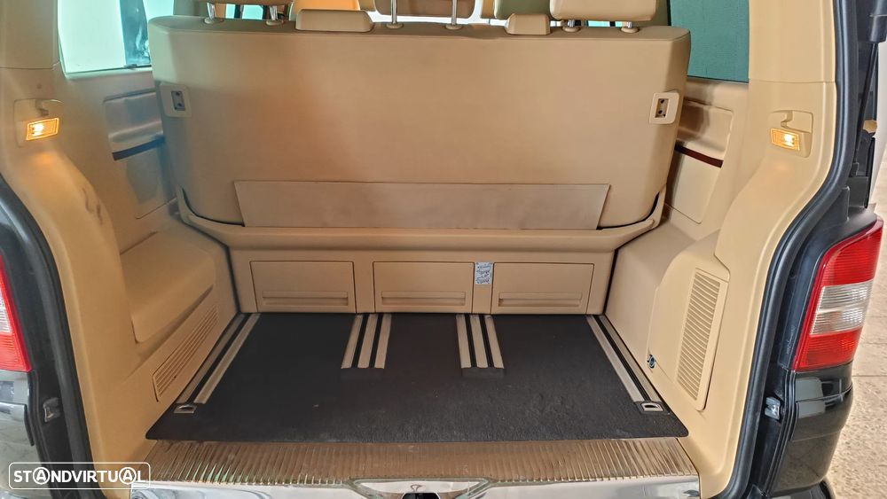 VW Multivan 2.5 TDi Highline - 20