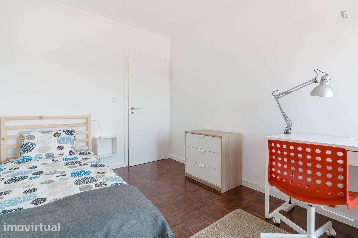 Quarto - localizado em Bela Vista Lisbon - Grande imagem: 3/23