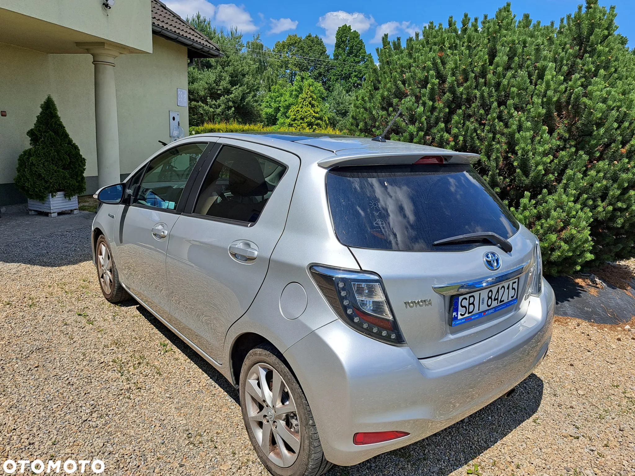 Toyota Yaris Hybrid 100 Sol - 14