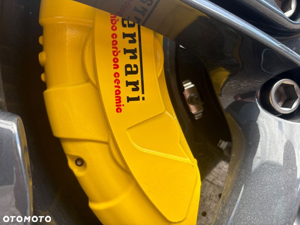 Ferrari SF90 Stradale - 13