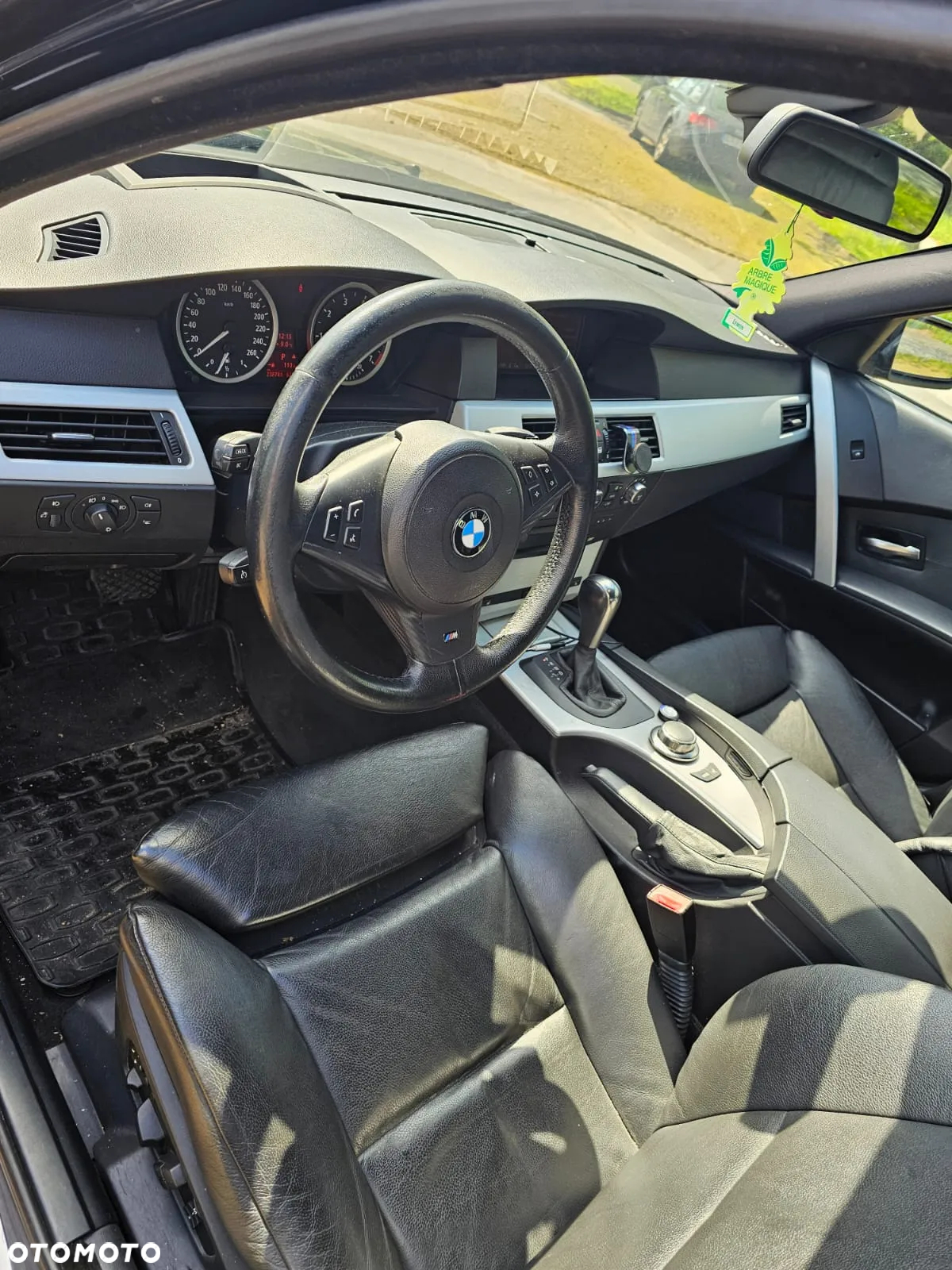 BMW Seria 5 540i - 31