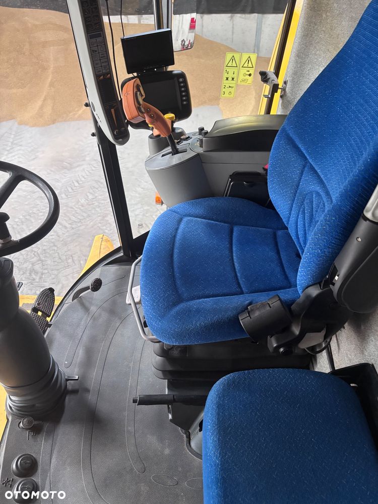 New Holland CSX 7070 - 5