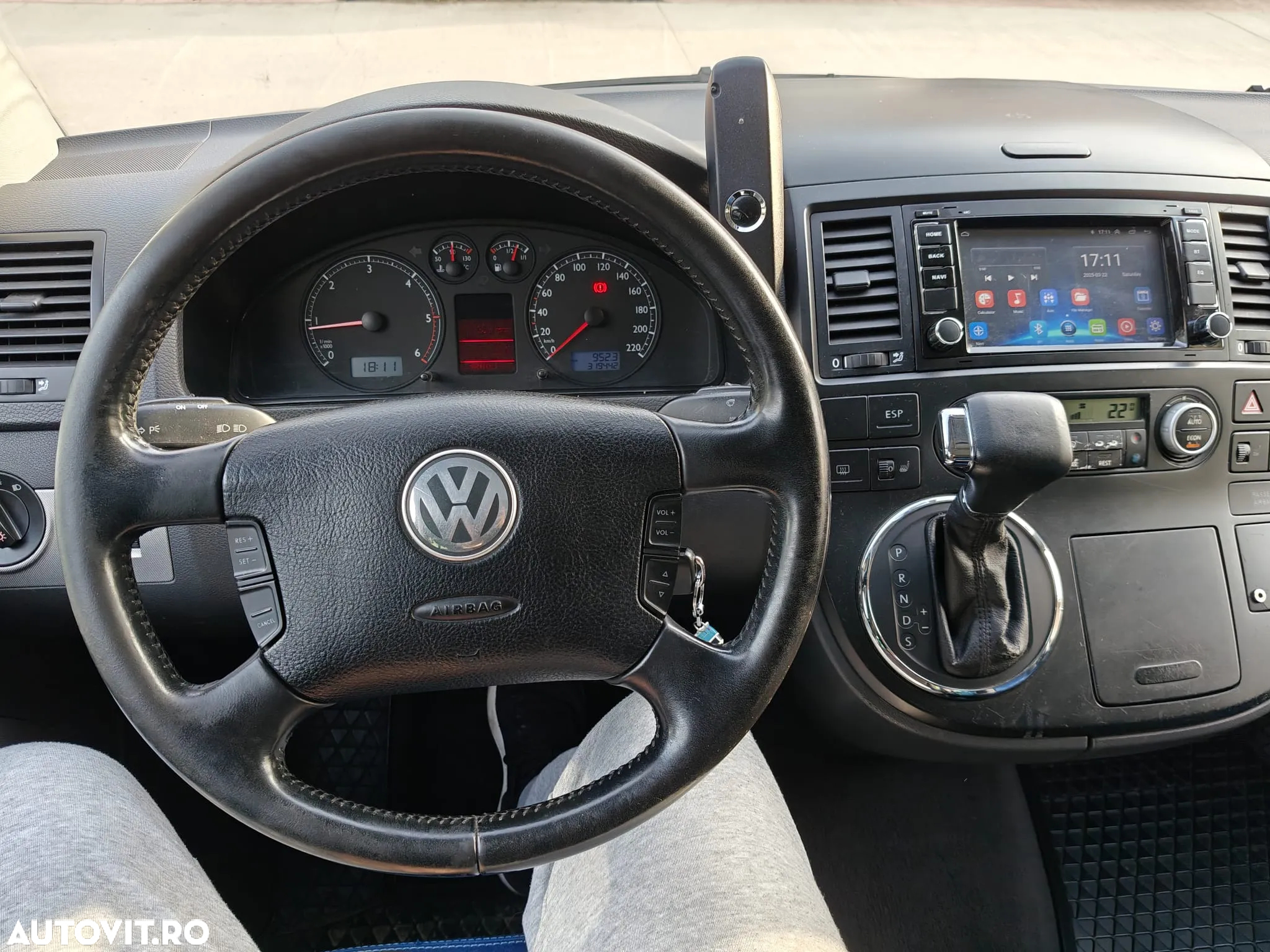 Volkswagen Multivan - 3