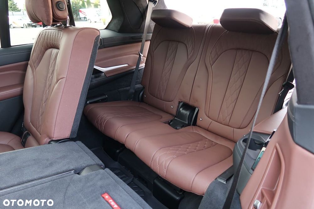 BMW X7 M50d sport - 32