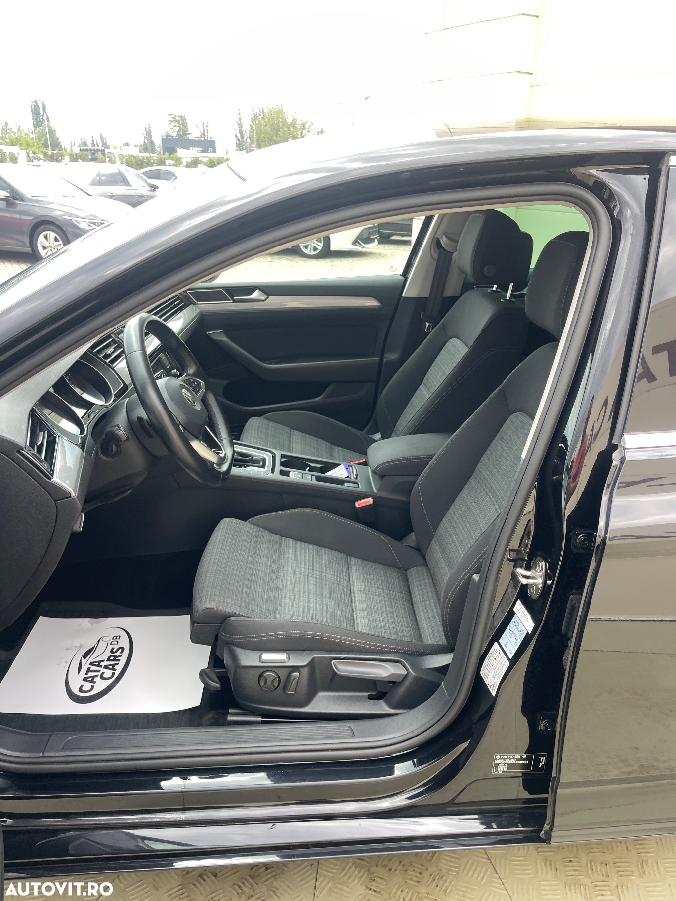 Volkswagen Passat - 30