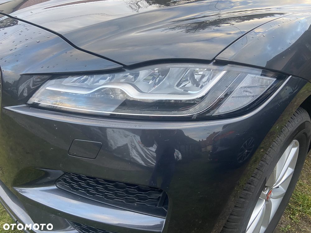 Jaguar F-Pace 20d AWD Portfolio - 12