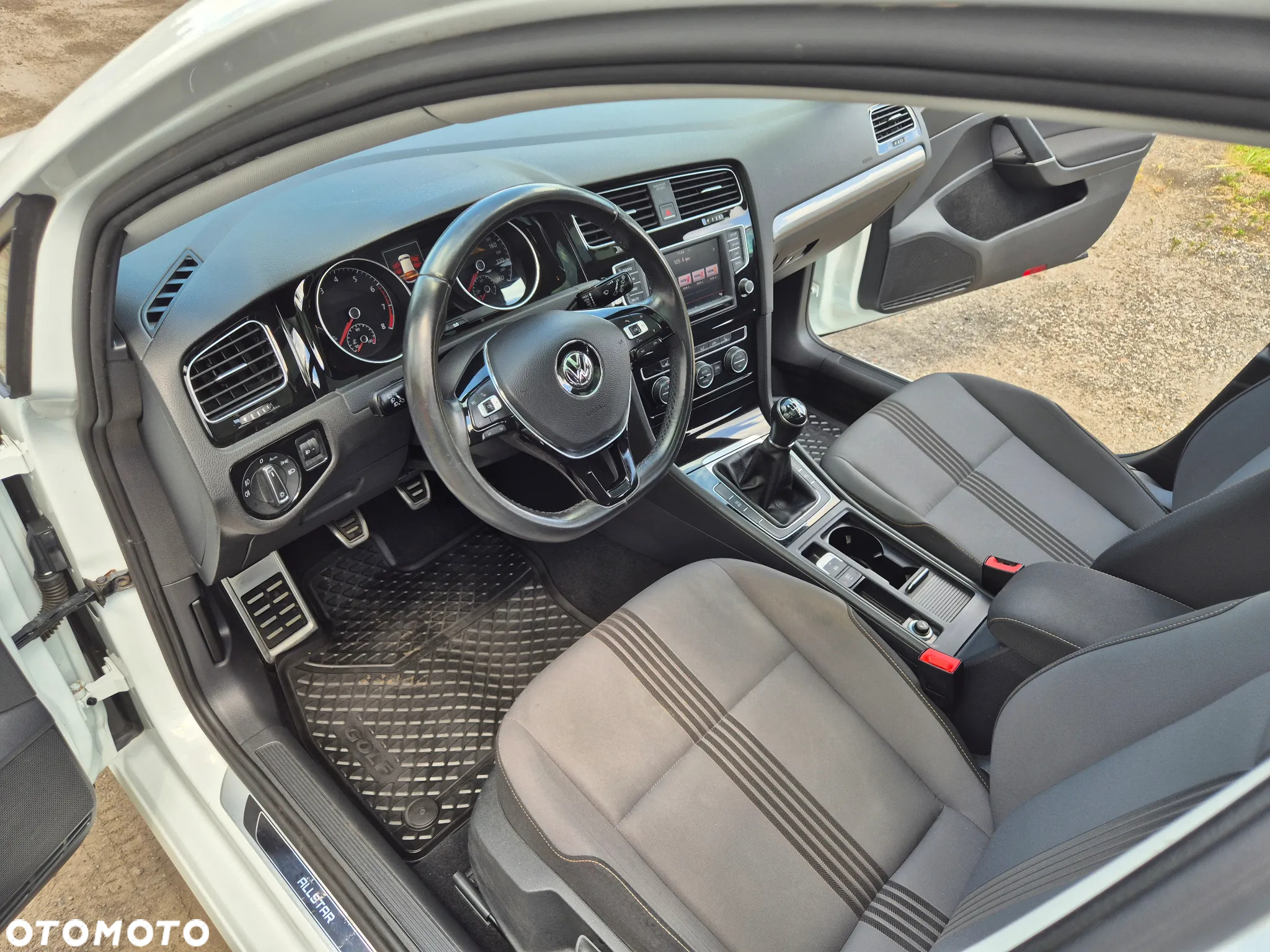 Volkswagen Golf 1.2 TSI BlueMotion Technology Allstar - 9