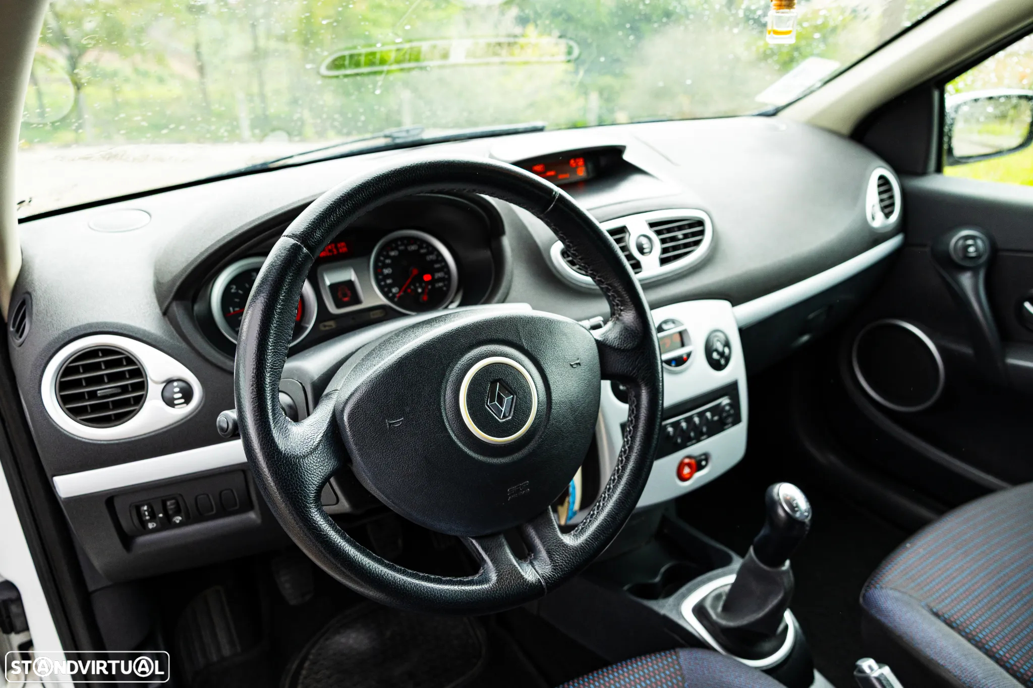 Renault Clio 3 - Full Extras - 16