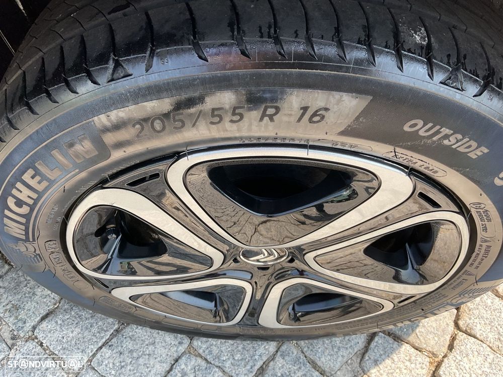 Citroën C3 1.2 PureTech Shine - 17