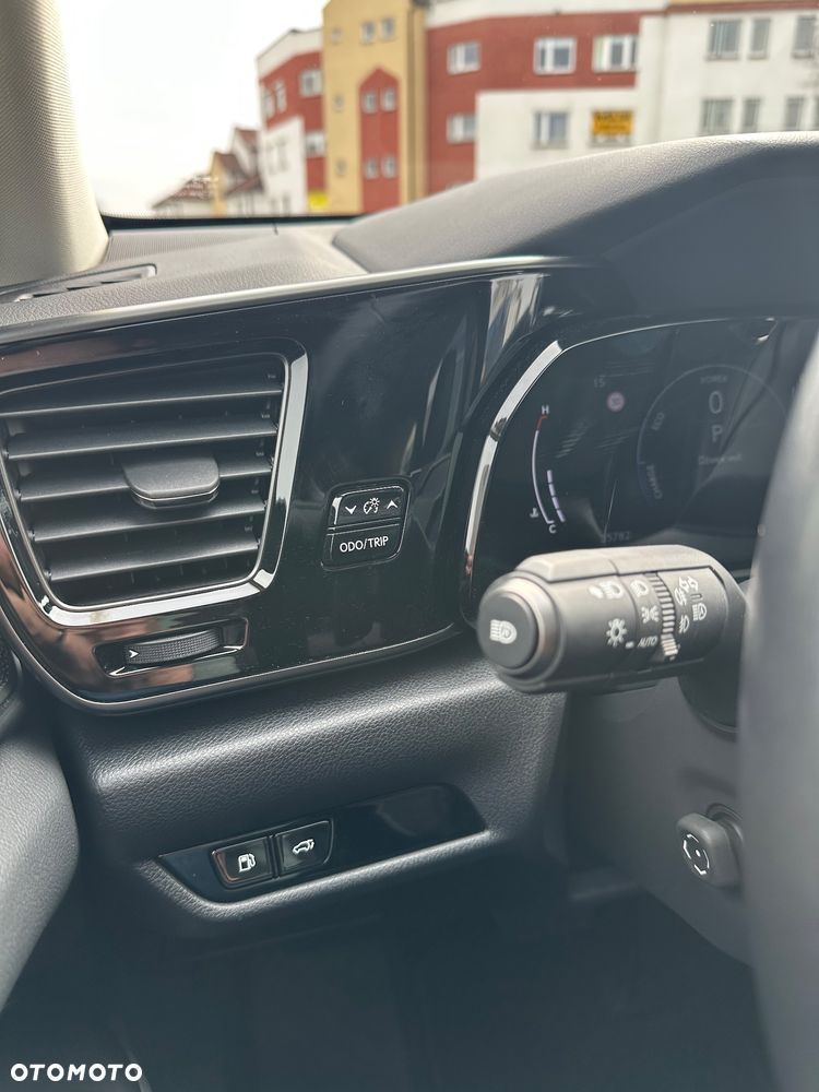 Lexus NX 350h Omotenashi AWD - 33