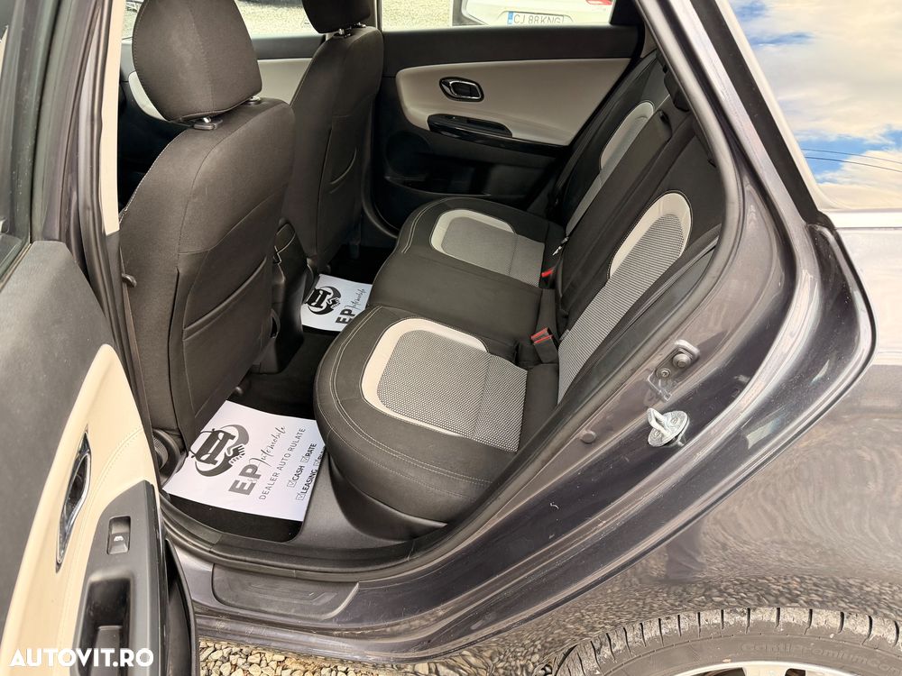 Kia Ceed 1.4 CRDi 90 SW Vision - 8