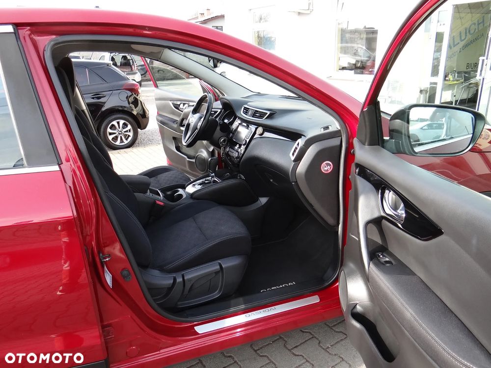 Nissan Qashqai 1.2 DIG-T Xtronic TEKNA+ - 30