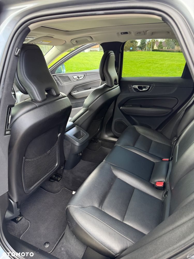 Volvo XC 60 T5 AWD Geartronic Momentum - 29
