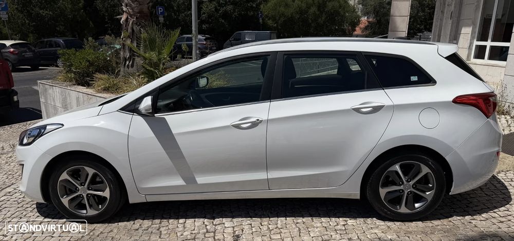 Hyundai i30 SW 1.6 CRDi Comfort+Navi - 11
