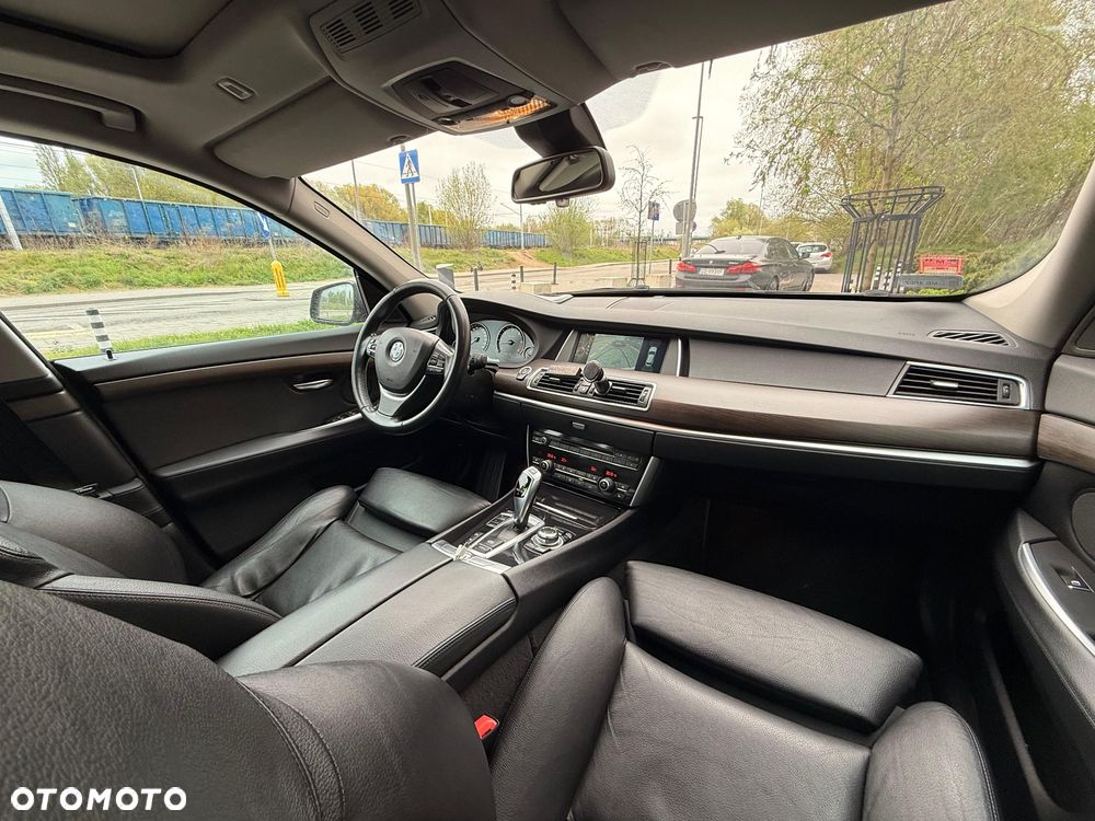 BMW 5GT 530d xDrive - 14