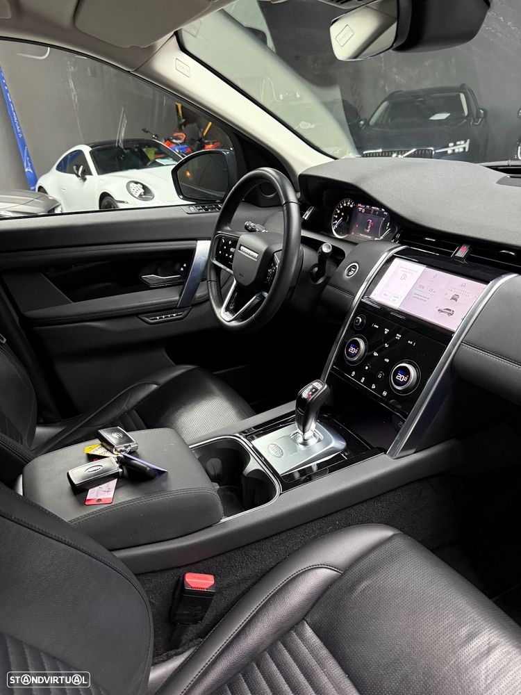 Land Rover Discovery Sport P300e R-Dynamic HSE - 21