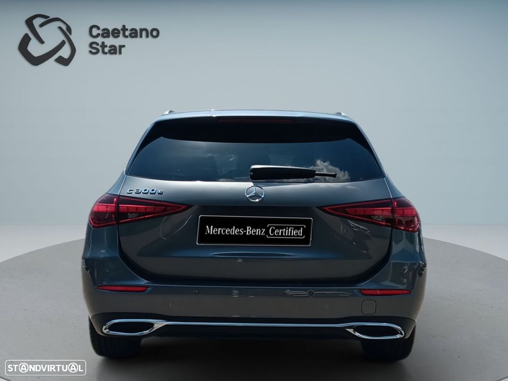 Mercedes-Benz C 300 e Avantgarde — fotografia 5