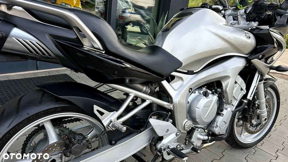 Yamaha FZ6 - 12