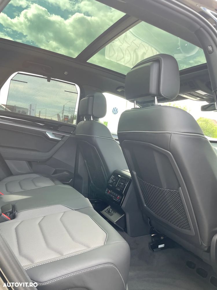Volkswagen Touareg V6 TDI 4MOTION R-Line - 29