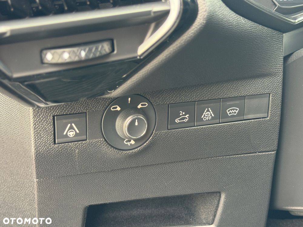 DS Automobiles DS 7 Crossback 1.6 PureTech GPF Performance Line + - 32