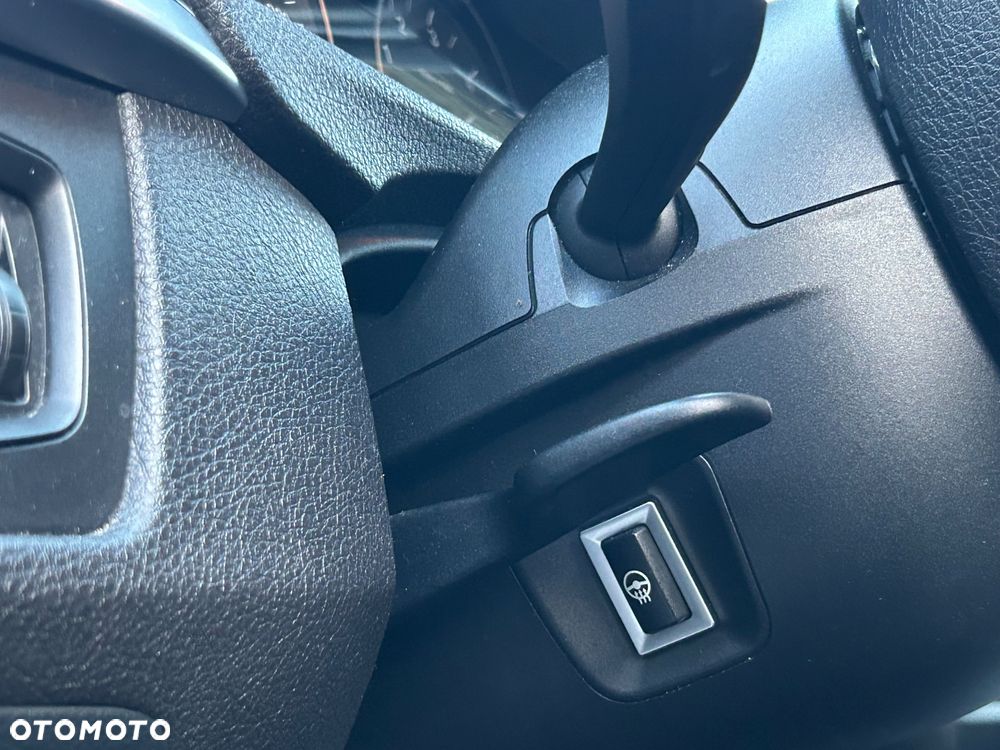 BMW Seria 3 318d - 28