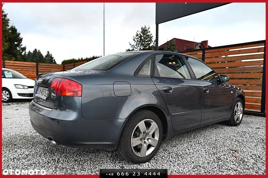 Audi A4 Limousine - 12