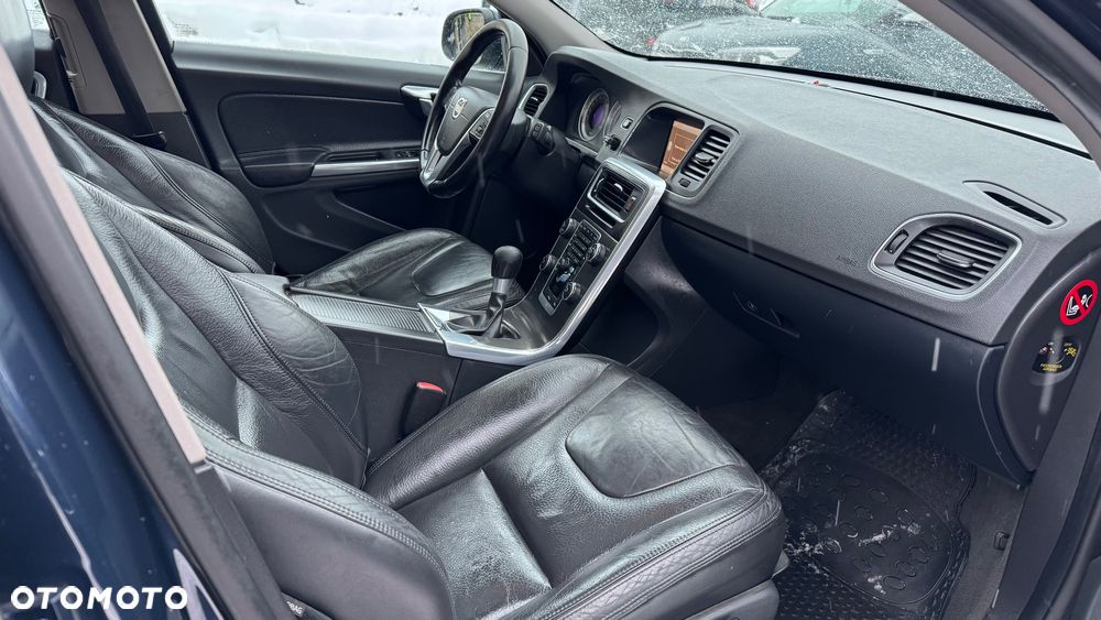 Volvo V60 D4 Momentum - 11