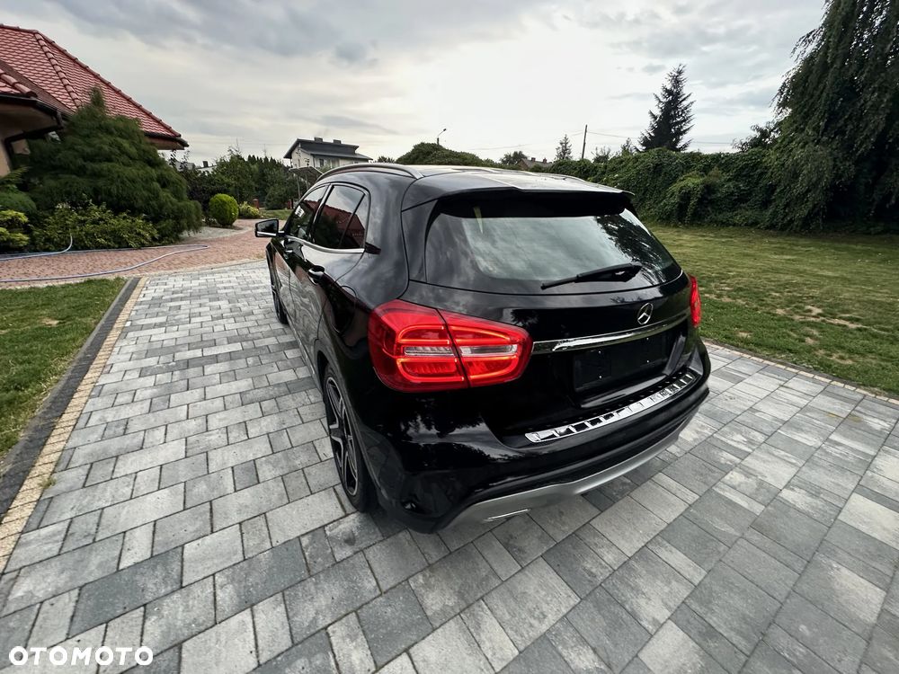 Mercedes-Benz GLA 200 AMG Line - 17