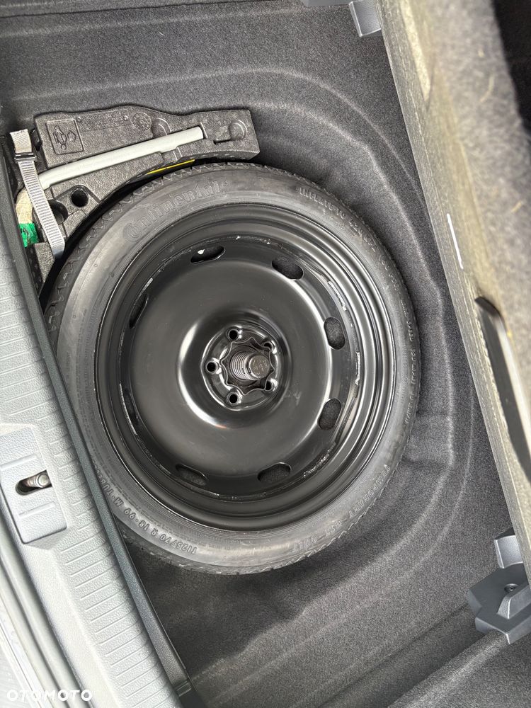 Volkswagen Golf - 25