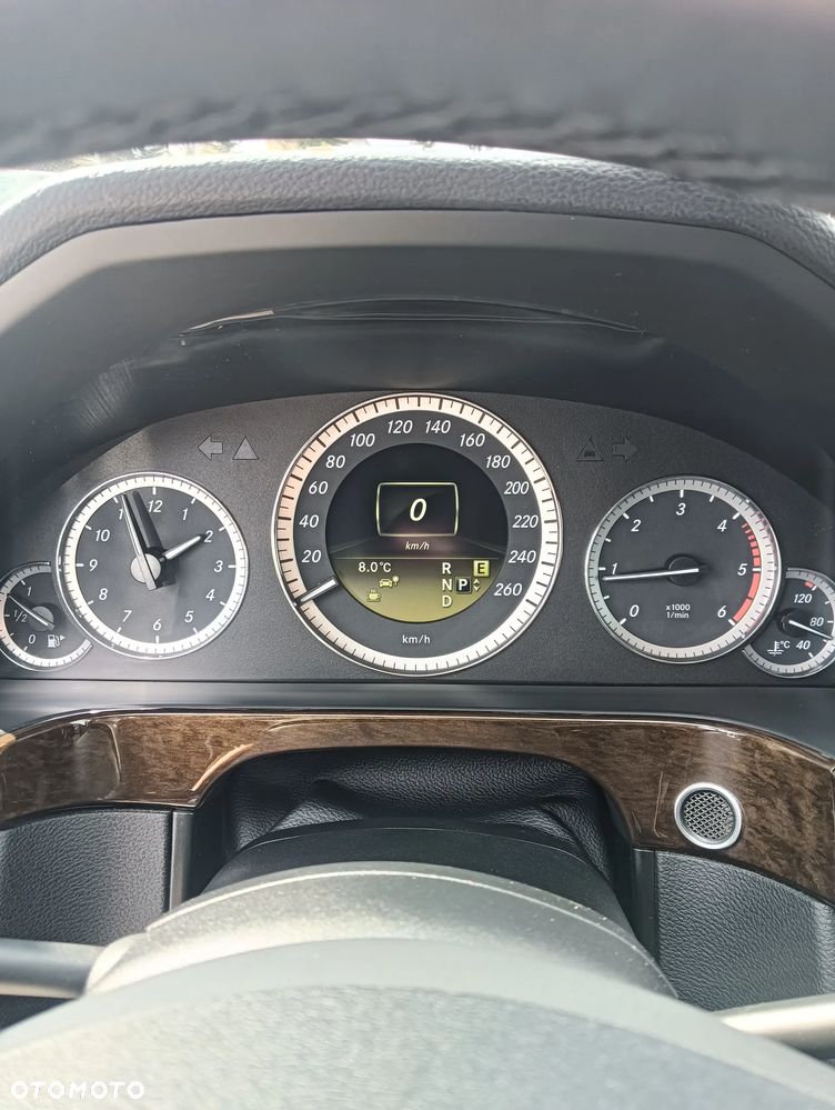 Mercedes-Benz Klasa E 220 CDI DPF BlueEFFICIENCY 7G-TRONIC - 11