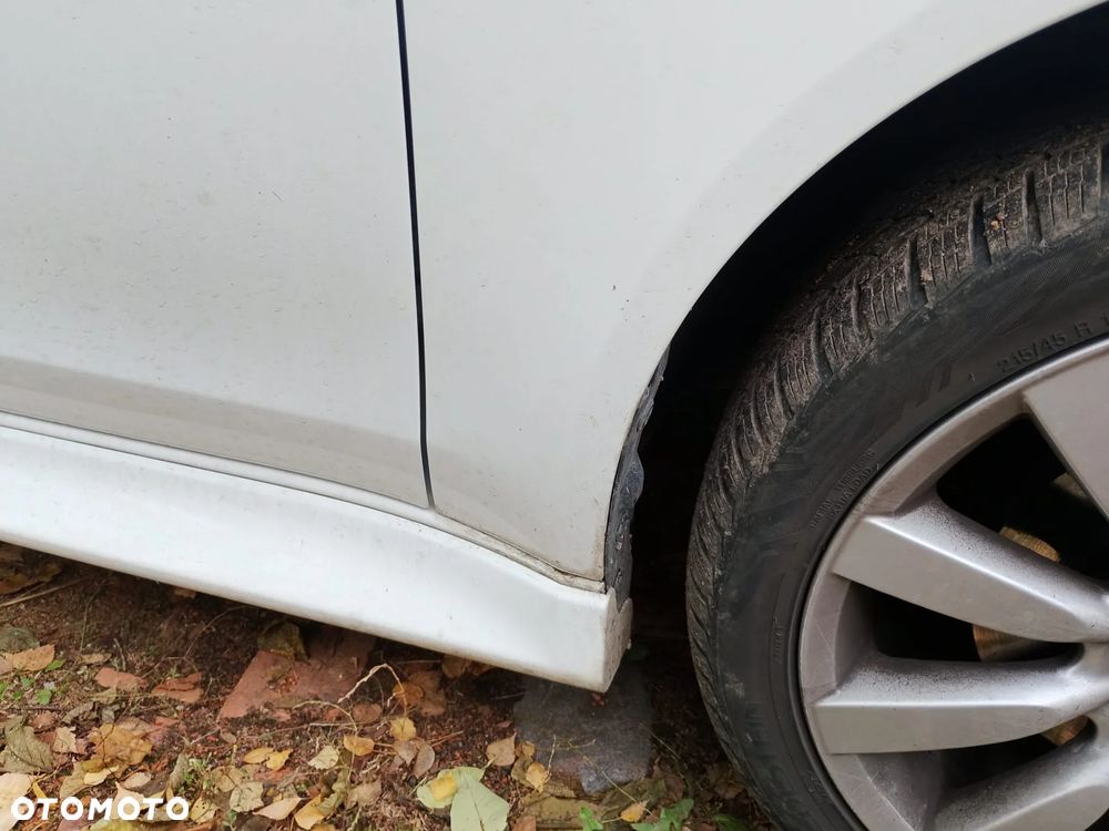 Mitsubishi Lancer 2010 photo 2
