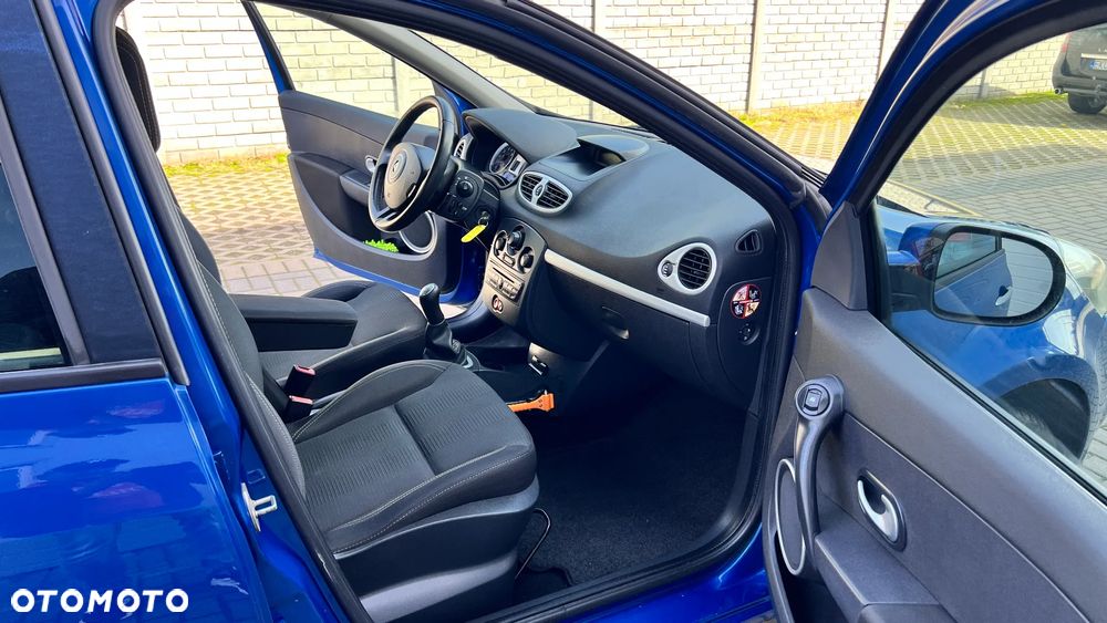 Renault Clio 1.2 16V 75 Collection - 17
