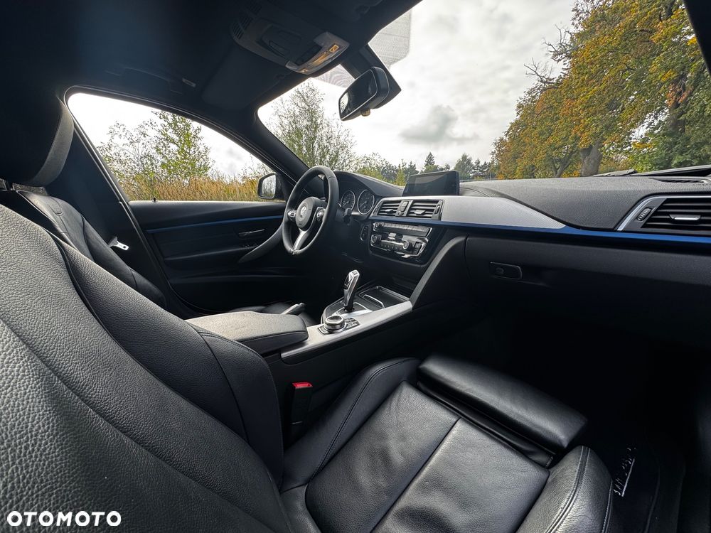 BMW Seria 3 320d Sport Line Shadow - 16