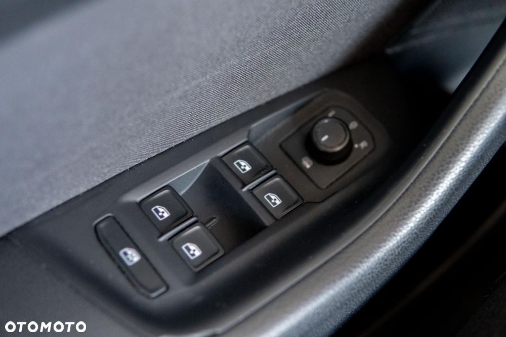 Volkswagen Passat - 26