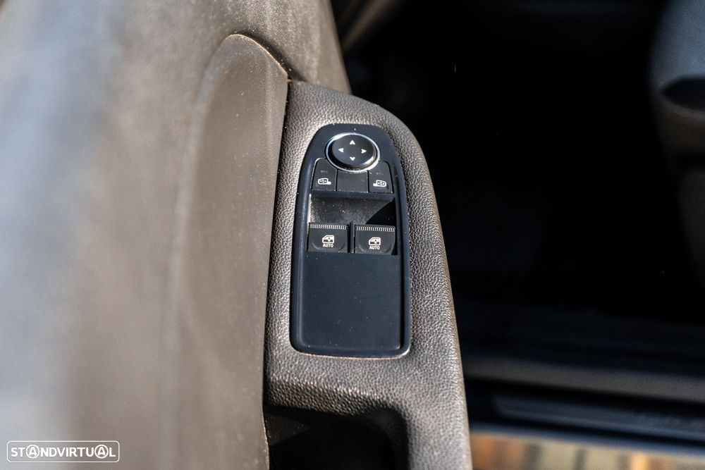 Renault Clio 1.0 TCe Limited Bi-Fuel - 24