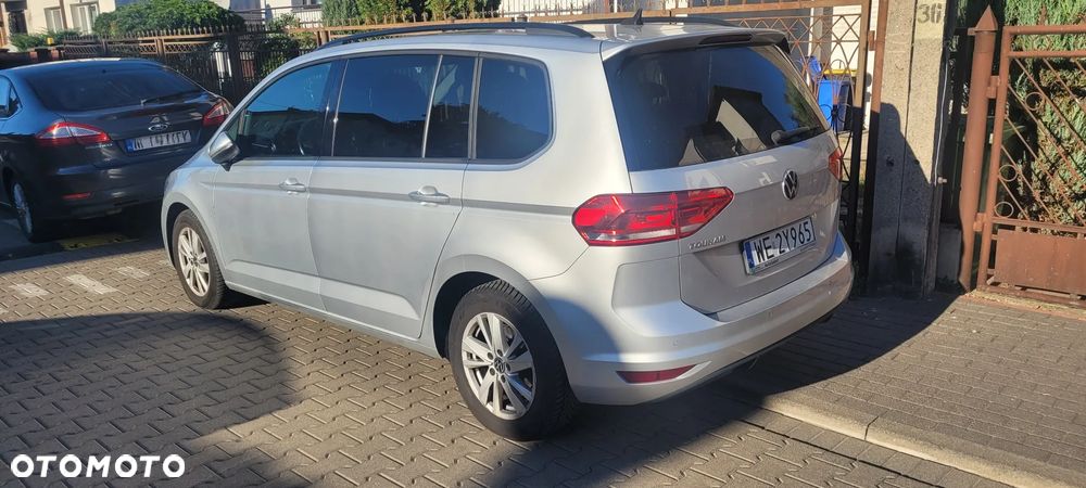 Volkswagen Touran - 4
