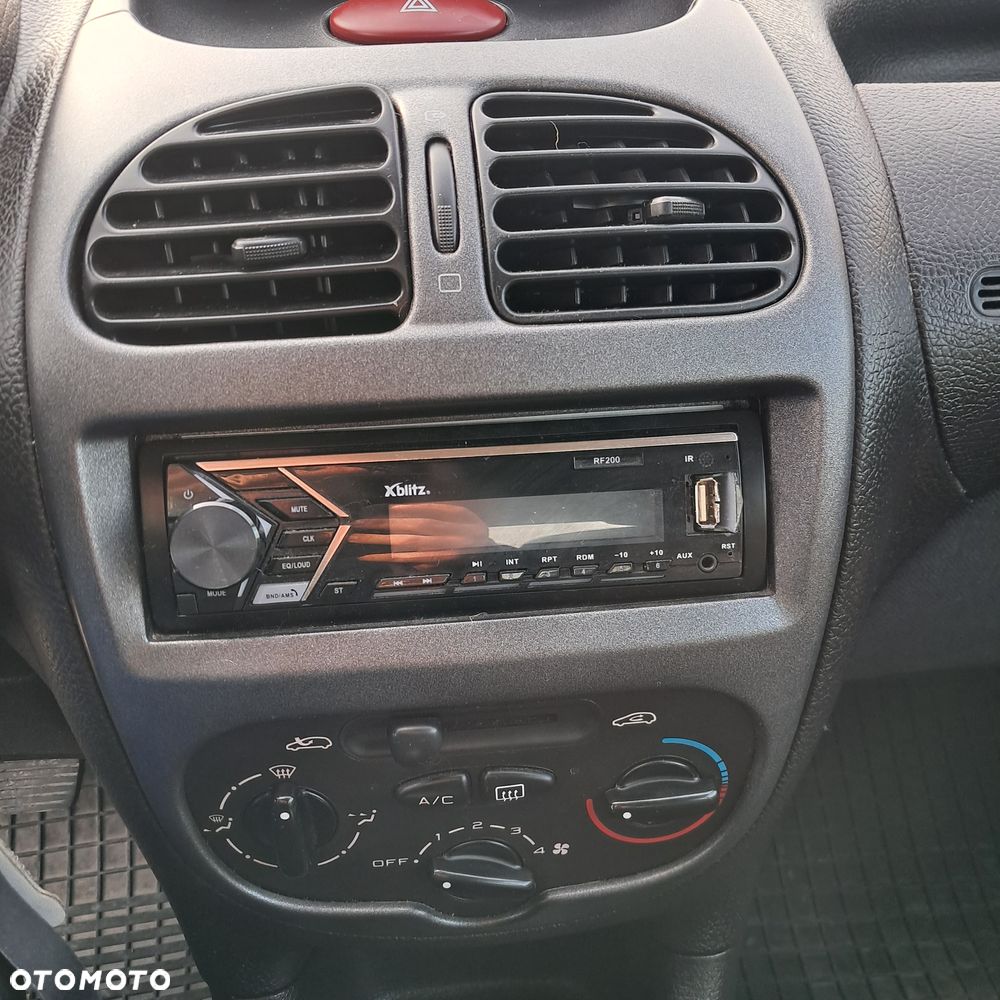 Peugeot 206 1.1 XR - 8