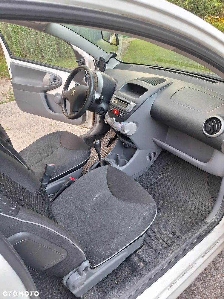Peugeot 107 1.0 Urban Move Euro5 - 9