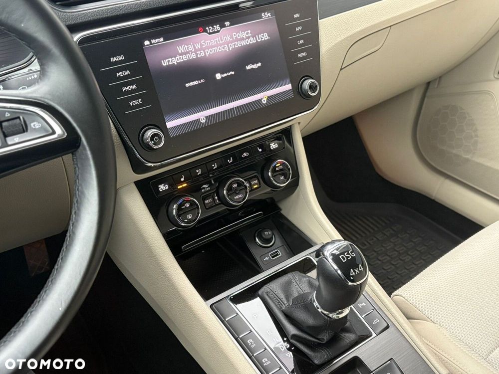 Skoda Superb 2.0 TDI SCR Style DSG - 25