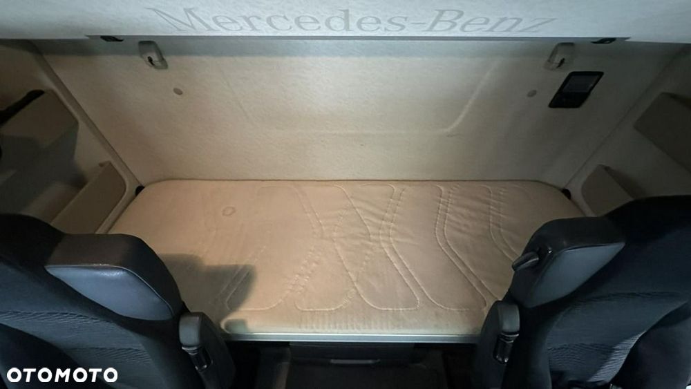 Mercedes-Benz Actros - 16