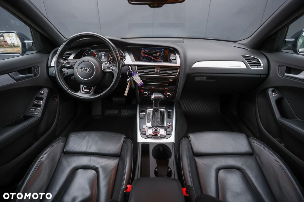 Audi A4 Avant 2.0 TDI DPF quattro S tronic S line Sportpaket - 4